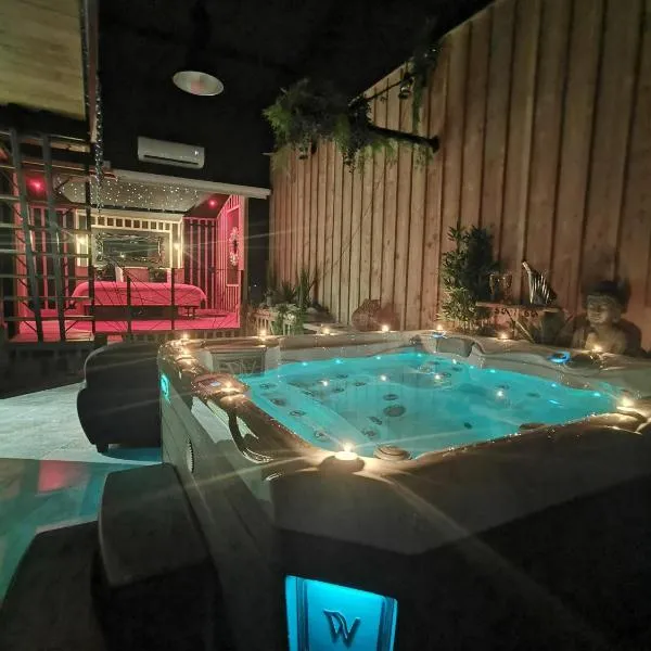 love room paradix，位于Saint-Denis-de-Pile的酒店