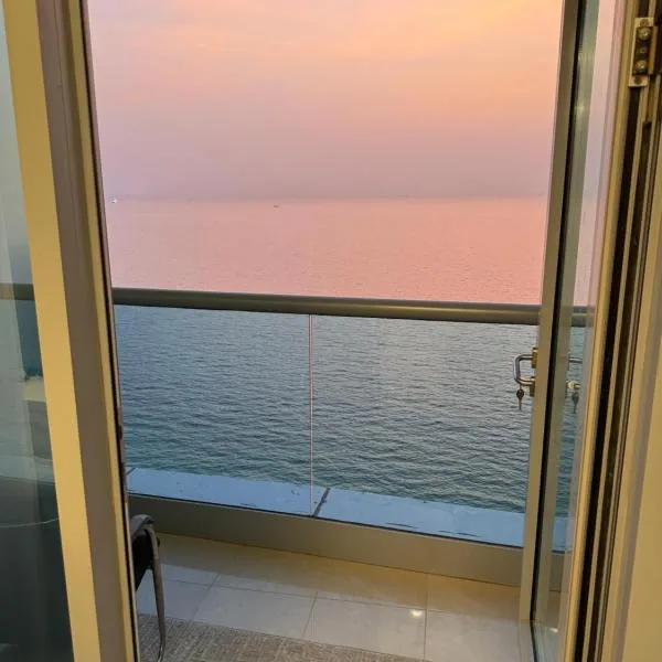 Sunset Beach View Holiday Homes，位于阿吉曼的酒店