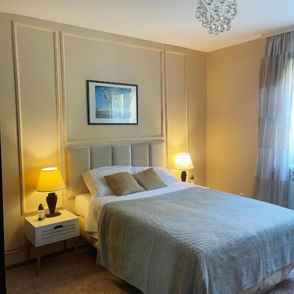 M2 Suite by Central Park，位于克拉古耶瓦茨的酒店
