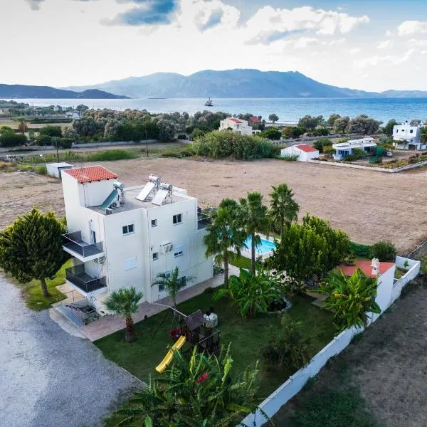 Martimi Private 3 Apartments with Pool, Heated Jacuzzi and Sauna, 2 Apartments with Sea View, 200m from Beach, BBQ, Playground, Mini Football Pitch，位于基萨莫斯的酒店