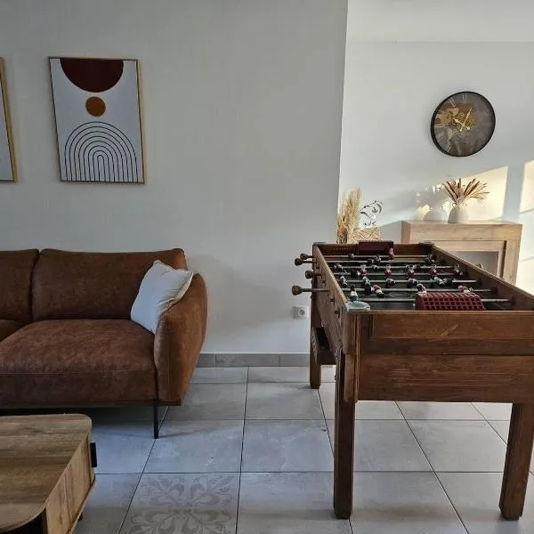 jolie maison centre bourg，位于Saint-Gelais的酒店