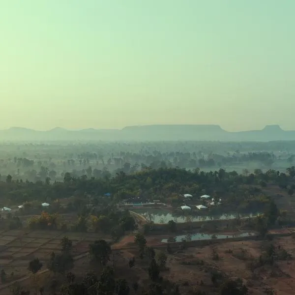 Tree of Life Ramvilas, Bandhavgarh，位于塔拉的酒店