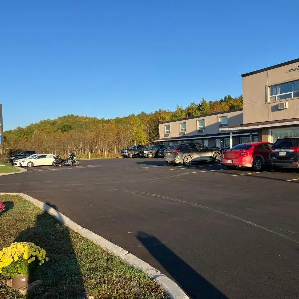 Motel 6-Sudbury, ON，位于萨德伯里的酒店