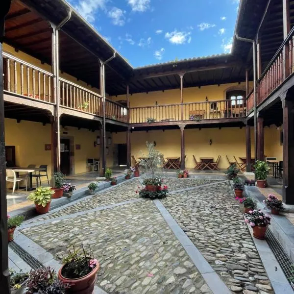 Hotel Castillo Valdés Salas，位于蒂内奥的酒店