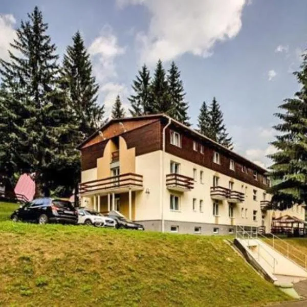 Horský Hotel Magura，位于Chvojnica的酒店
