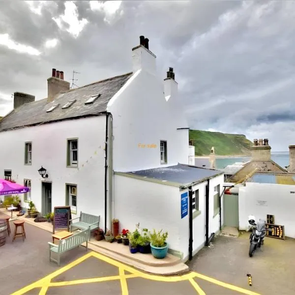 The Garden Arms Pub and Rooms，位于Gardenstown的酒店