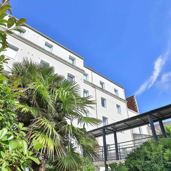 B&B HOTEL Les Sables-d'Olonne Centre Gare，位于莱萨布勒-多洛讷的酒店