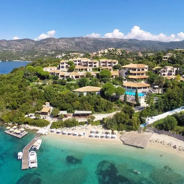 多莫特贴水尼古拉斯套房度假酒店，位于Agia Marina的酒店