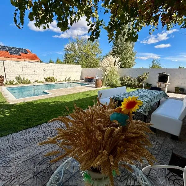 Casa Dori Chalet con Piscina Privada Arcicollar Toledo，位于Arcicóllar的酒店