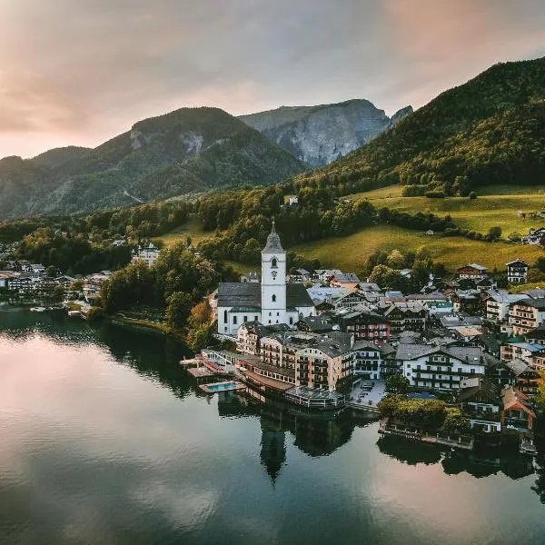 Romantik Hotel Im Weissen Rössl am Wolfgangsee，位于施特罗布尔的酒店