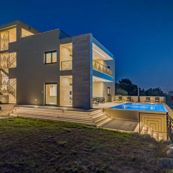 Luxury Villa Providenza，位于卡什泰拉的酒店
