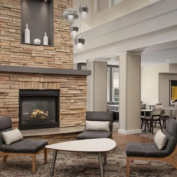 Residence Inn by Marriott Greensboro Airport，位于Friendship的酒店