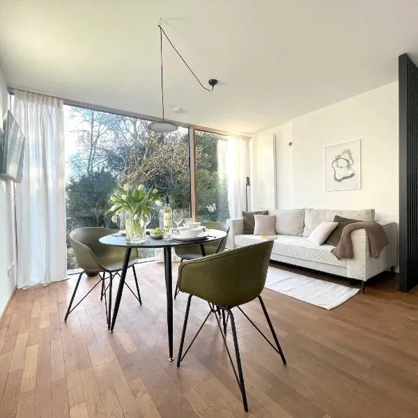 Blueberry Living - Wohlfühl-Apartment Starnberger See, Design, Sport & Natur，位于图青的酒店