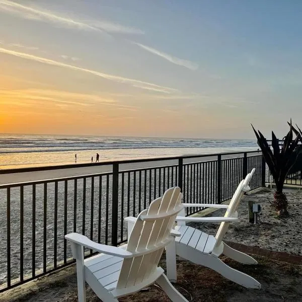 Single or Double Beach Studio Oceanfront Pool & Tiki，位于德通纳海滩海岸的酒店