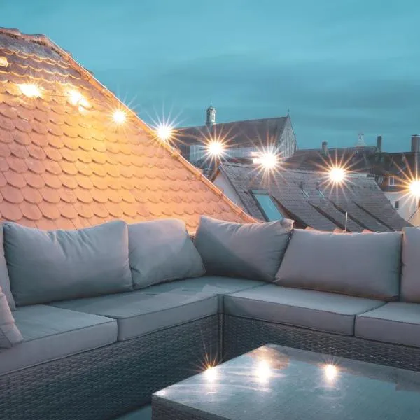 140qm Luxuriöses Penthouse mitten in Schwäbisch Gmünd, 70qm Dachterrasse & Top-Lage, mit WHIRPOOL, Jetzt buchen!，位于施瓦格明德的酒店