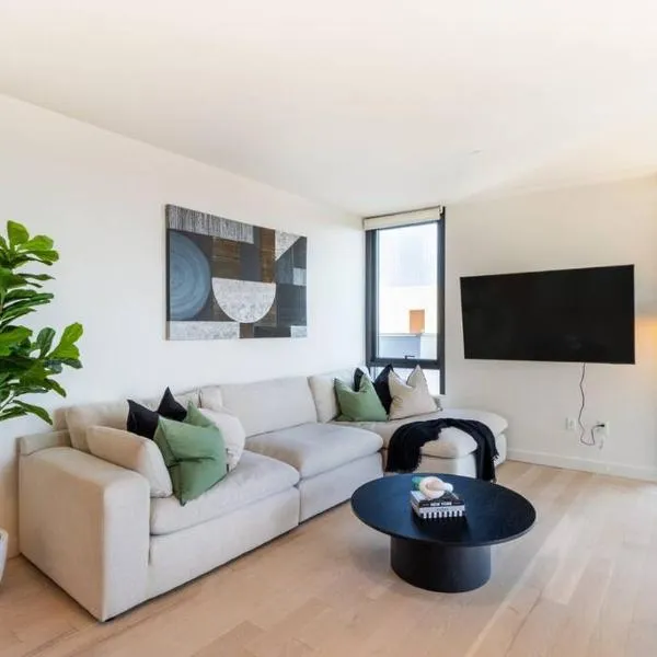 The Pearl Coast - Rooftop Pool, Gym Luxurious 2BR Santa Monica，位于洛杉矶的酒店