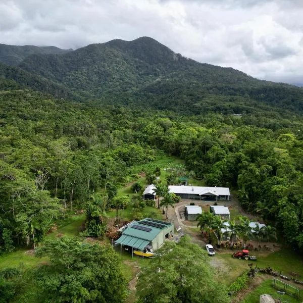 丹特里峰生态住宿山林小屋，位于Miallo的酒店