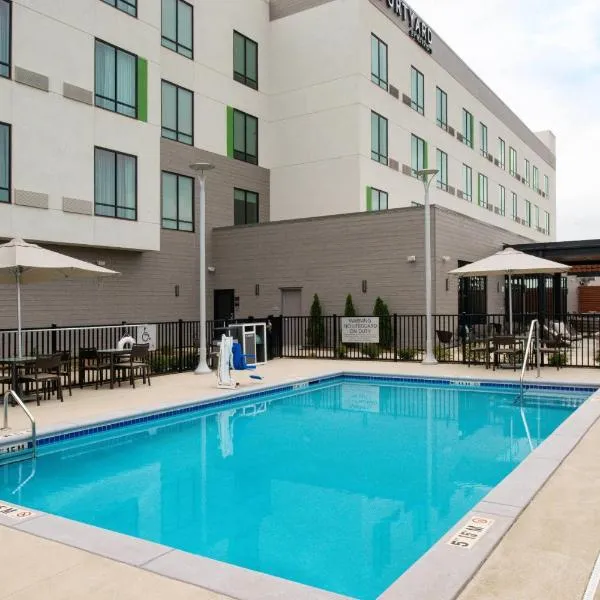 Courtyard Charlotte Steele Creek，位于夏洛特的酒店