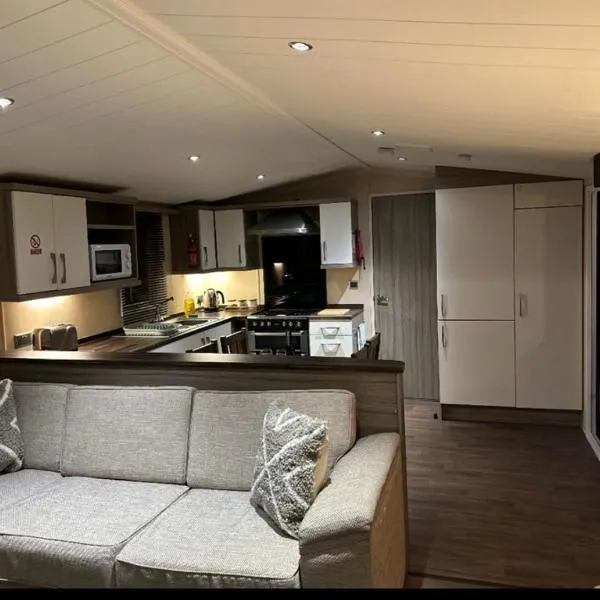 Luxurious 2 Bedroom Caravan，位于Prestonpans的酒店