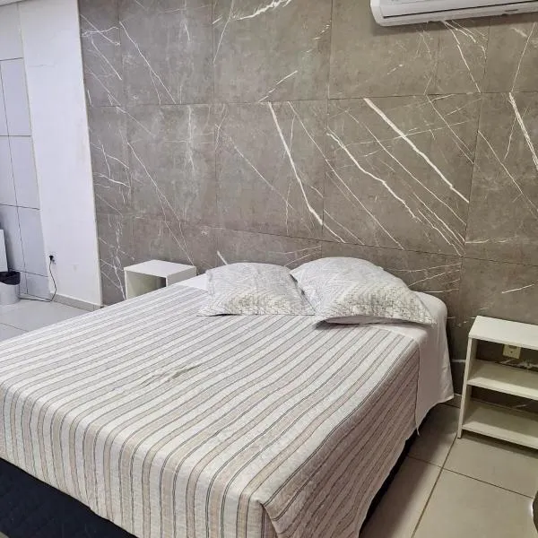 Kitnet 1 mobiliada no centro de Torres a 600m da Praia Grande，位于托雷斯的酒店