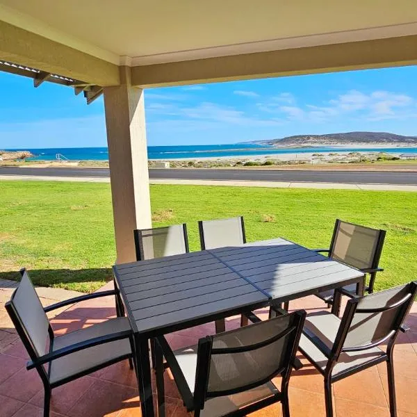 Pelican Shore Villa 5 - Kalbarri WA，位于卡尔巴里的酒店