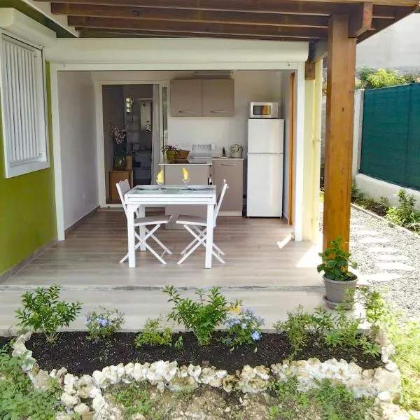 Studio avec piscine, à 3 minutes à pied des plages，位于圣安尼的酒店