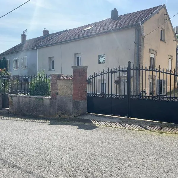 Gite Maison Bonheur，位于Ville-en-Selve的酒店