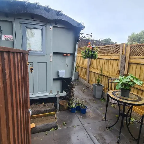 Blue bell shepherd's Hut，位于哈肯的酒店