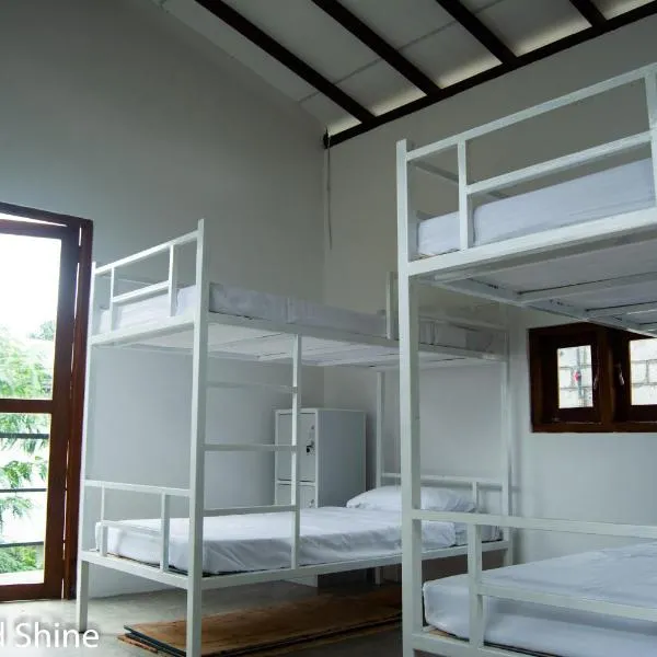 Diamond shine hostal and bunk beds，位于康提的酒店