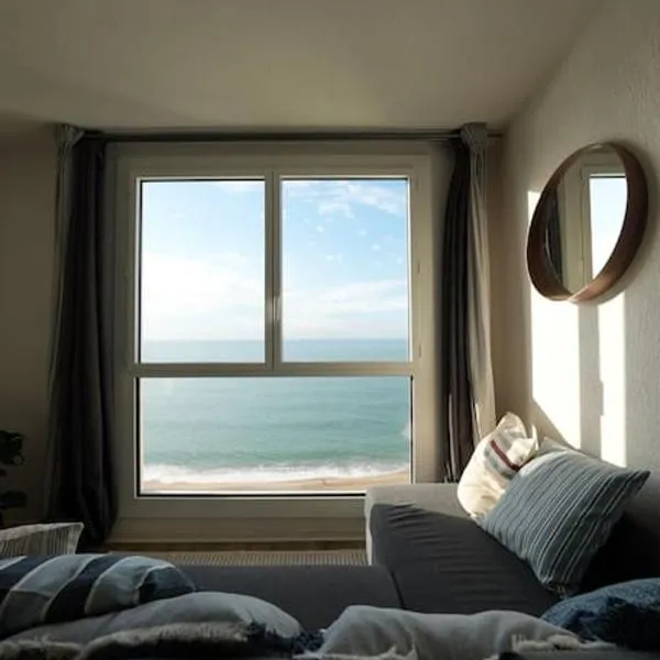 Amazing Cosy Studio with Ocean View & Pool，位于比亚里茨的酒店