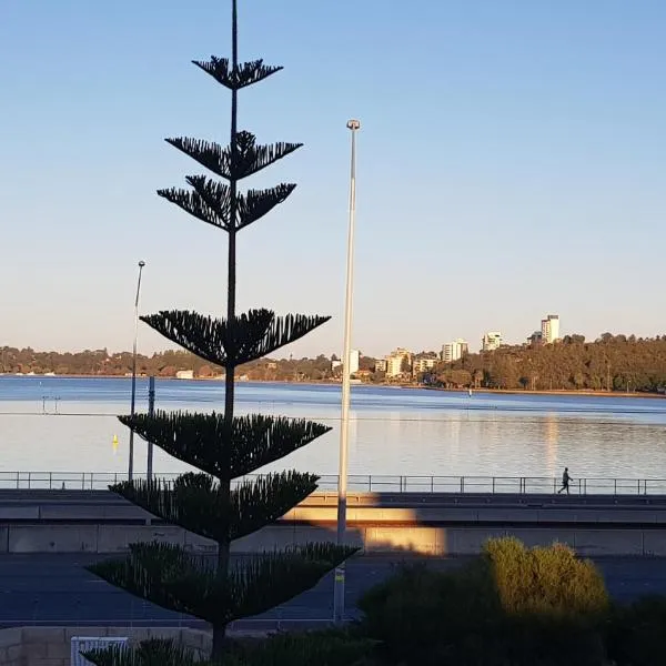 Moon River, South Perth，位于珀斯的酒店