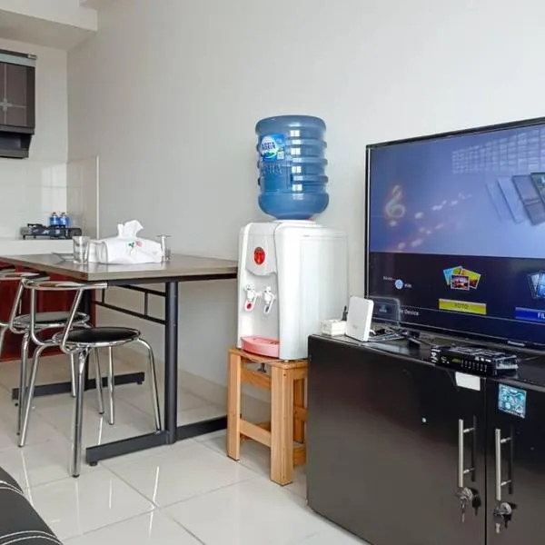 COZY 2BR Pinewood Apt Jatinagor with Wi-Fi n Pool by 2ndHome，位于Cilimus 2的酒店