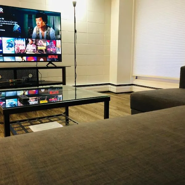 5th Floor 1-Bedroom Condo with Parking，位于卡尔加里的酒店