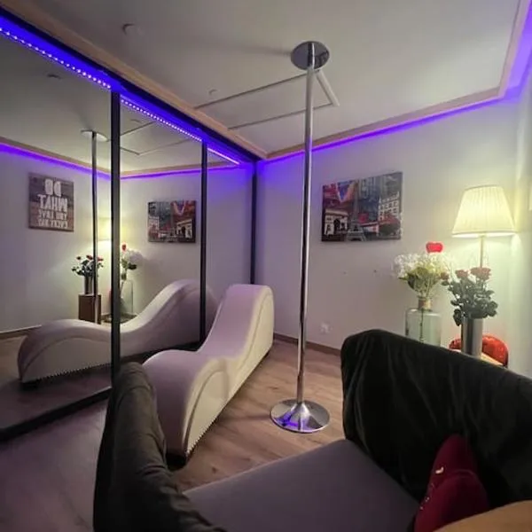 Love room - Parenthèse romantique avec spa privé，位于Le Perrier的酒店