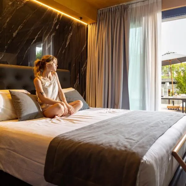 Boutique Hotel Sirmione，位于西尔米奥奈的酒店