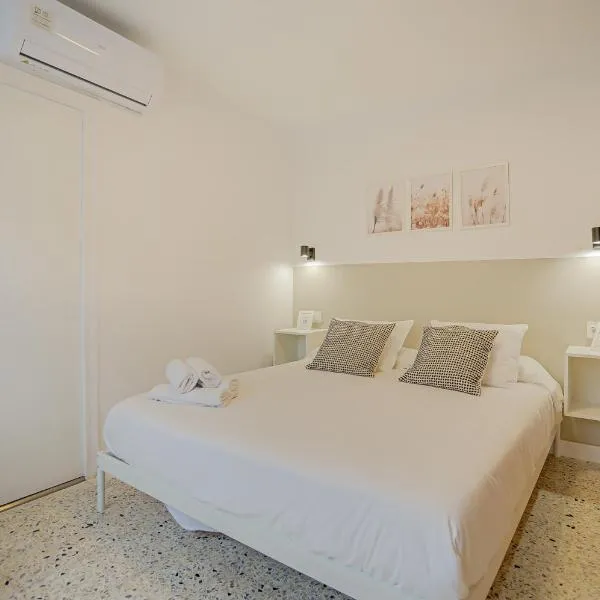 HOSTAL y APARTAMENTO MOLÍ DE MAR，位于桑特费柳德吉克索尔斯的酒店