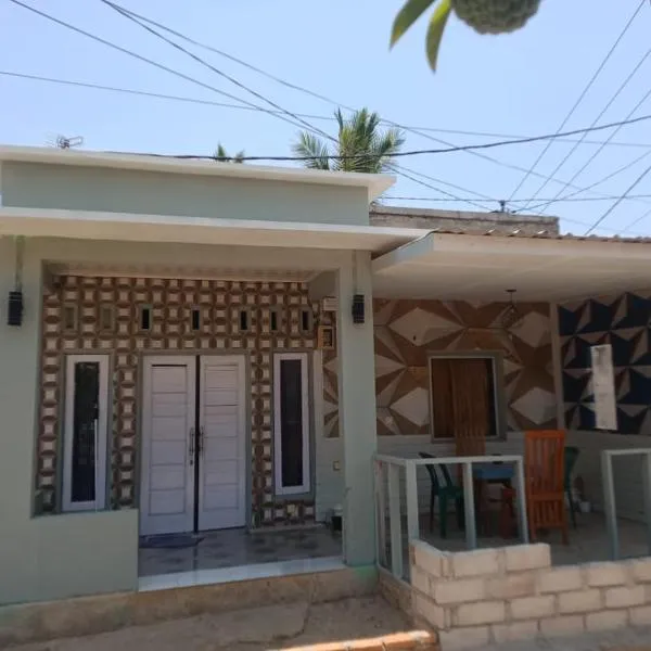 Waru Homestay Gili Gede，位于瑟克通的酒店