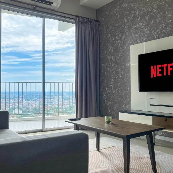 Cozy Sunset View High Floor Condo with Free WiFi Netflix，位于太平的酒店