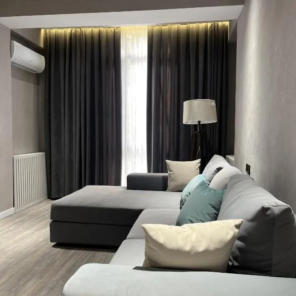 Firdavsi Building Center 4Rest Apartments，位于杜尚别的酒店
