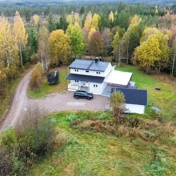 Skoglund privat Villa，位于特吕西尔的酒店