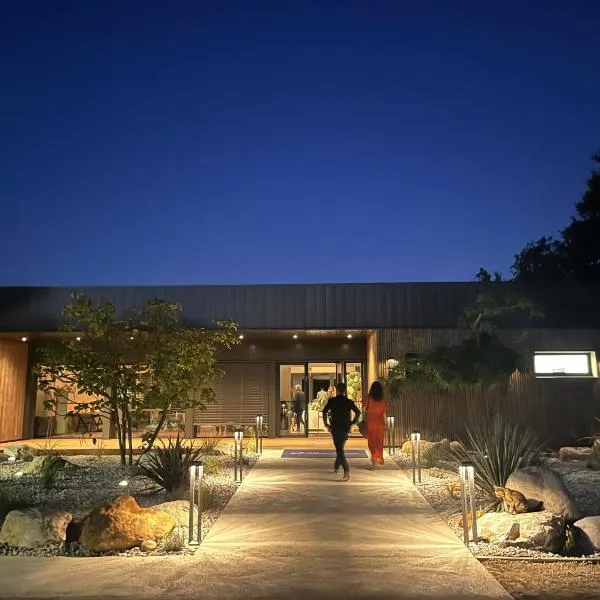 Hôtel & Events LE PATIO OCCITAN Toulouse Ouest - Cugnaux，位于Cugnaux的酒店