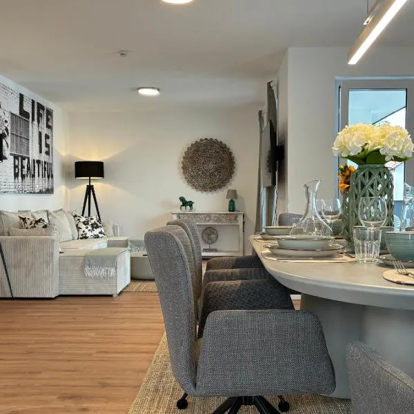 REMA Homes - Große Apartments mit Küche in Offenburg，位于奥芬堡的酒店