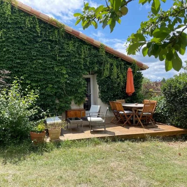 Chez Miquelot，位于Saint-Martial的酒店
