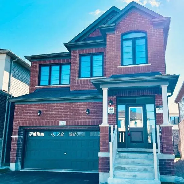 Brand New Modern Home in Barrie!，位于巴里的酒店