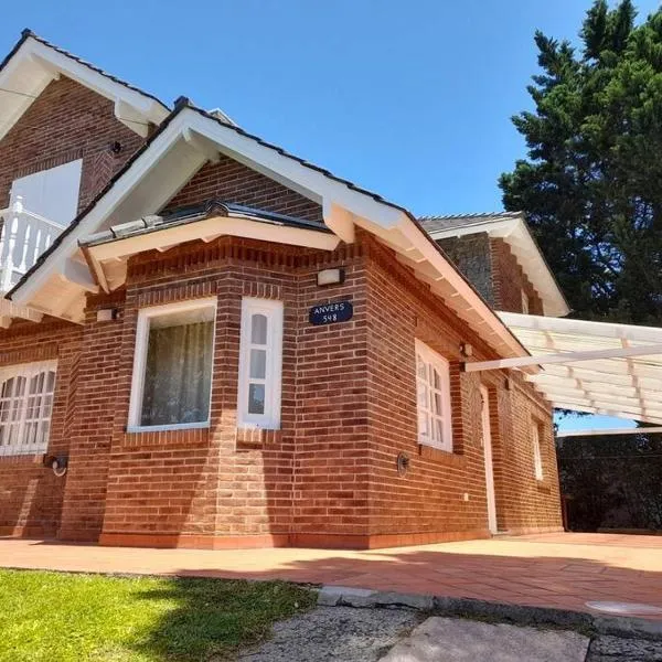 Alquiler Casa Anvers 548 para 8 personas, 4 habitaciones, con Wi-Fi y Parrilla, a 400 metros del mar! Septiembre, Octubre, Noviembre, Diciembre y Temporada Verano 2026，位于奥斯坦德的酒店