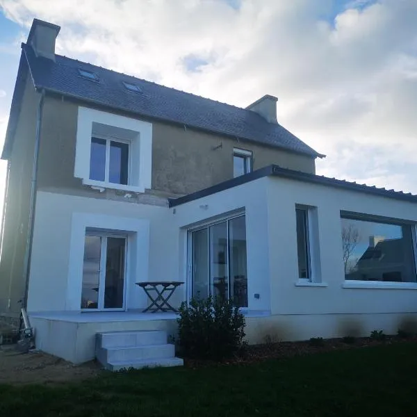 Maison vue sur mer avec jardin，位于卡朗泰克的酒店