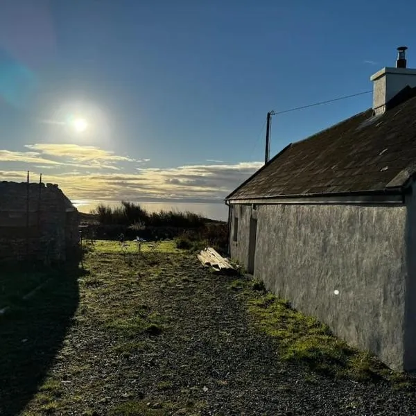 Traditional cottage, Carraroe, Connemara Galway，位于Keeraunbeg的酒店