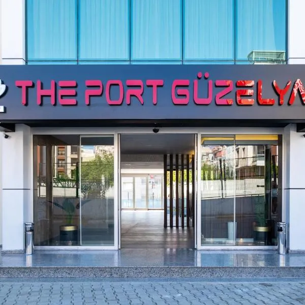 The Port Güzelyalı，位于篷迪克的酒店