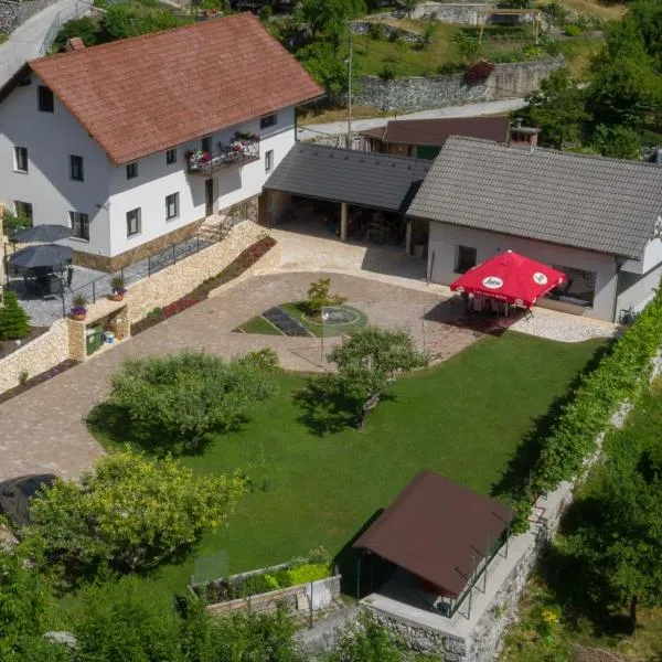 Apartmaji Pr'Pišk，位于Koprivnik v Bohinju的酒店