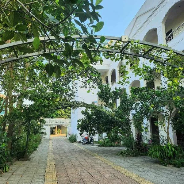 Đinh Gia Palace，位于Nam Giao的酒店